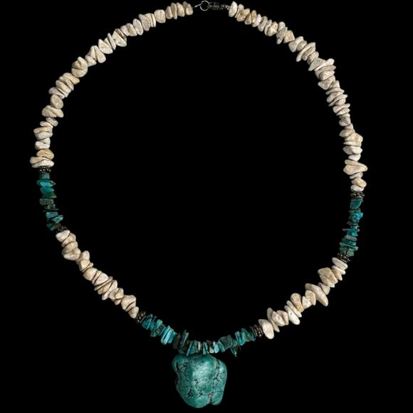 Chunky Turquoise Pendant Necklace Stone Chip Beads Boho Southwestern Style - Picture 2 of 5